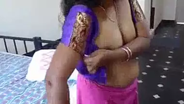 380px x 214px - Tamil Aunty Shaving Pussy And Underarm Hair awesome indian porn at  Goindian.net
