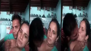 Desi Boob Suck - Punjabi Boob Sucking Video Exposed On Cam indian sex video