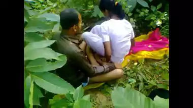 3gpkingpornhub - Indian School Girl Fucking Teacher In Outdoor Sex indian sex video