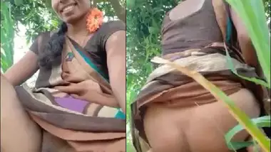 Telugu Wife Showing Her Ass And Pussy Outdoors indian sex video
