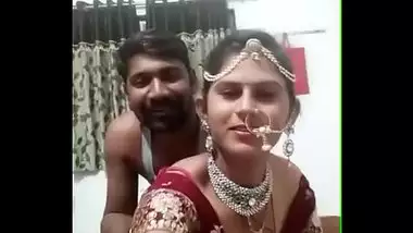 Suhagraat Par Nayi Nabeli Dulhan Se Kiss Aur Boobs Suck Sex indian sex video