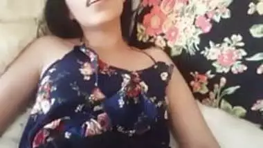 Malayalam Porn Mms Showing It Girl Enjoying Inside Car indian sex video