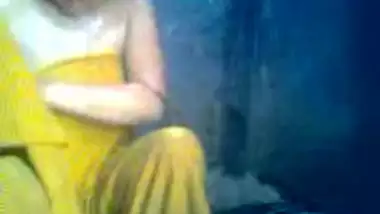 380px x 214px - Manipuri Bhabhi Taking Shower Cleaning Herself indian sex video