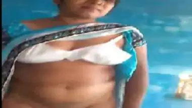 Hot Marathi Aunty Stripping Saree And Porn Mms indian sex video