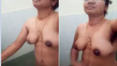 Aunty Hairy Armpits Sex - Tamil Aunty Having Nude Hairy Armpit awesome indian porn at Goindian.net