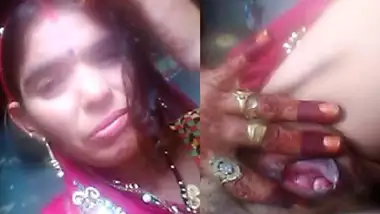 Rajasthani Dehati Wife Showing Her Pink Pussy Hole indian sex video