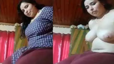 Xxxvedwo - Desi Bhabhi Naked Fingering Pussy Unseen indian sex video