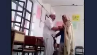 School Sexy Jabardasth Video - Paki School Teacher Romance With Madam indian sex video