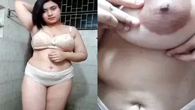 Chubby Girl Self Boob - Super Chubby Girl Showing Boobs indian sex video