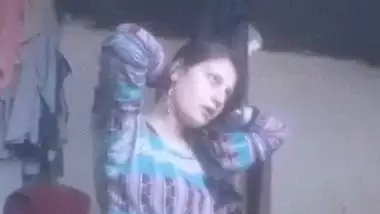 Chikni Kashmiri Bhabhi Devar Sex - Beautiful Kashmiri Bhabhi Full Nude Video indian sex video
