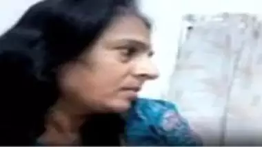 Inden Randi Danda Porn - Mature Desi Randi Facial Massage With Penis indian sex video