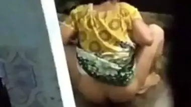 Kannada Auntys Toilet Videos - Kannada Sex Aunty Pissing Saree awesome indian porn at Goindian.net