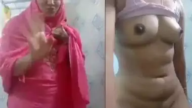 Kerala Hot Muslim Girls - Unsatisfied Horny Muslim Girl Striptease Selfie indian sex video