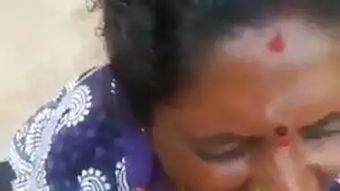 Mom Son Sex Videos Hd Village - Tamil Mature Old Mom Blowing Her Sons Friend Cum In Mouth indian sex video