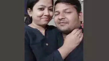 3gp Bhujpurisexi - Sexy Couple Love Flaunting Their Sex Life indian sex video