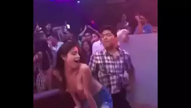 Vit Collage Sex Videomp4 - College Girl Of Vit Bhopal University Fresher Party 2019 indian sex video