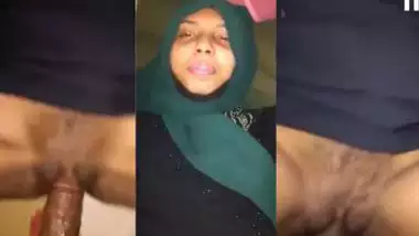 A cheap Muslim whore enjoys her first desi chudai