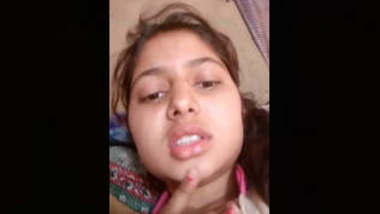 Young Desi Maal Pressing Her Boobs indian sex video