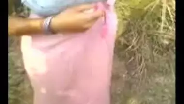380px x 214px - Desi Village Bhabhi Outdoor Sex With Hubby 8217 S Friend indian sex video
