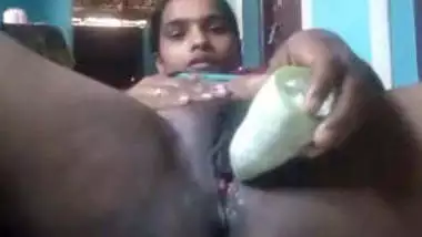 Sex Video Vegetable Sunny Leone - Bhabhi Masturbating With Vegetable indian sex video