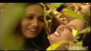Raima Sen Xxx Bangla - Raima Sen Kissing Mou Sultana 8211; Fsiblogcom indian sex video