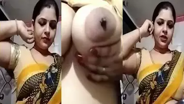 Dasi Mama Com - Desi Sexy Mom Showing Boob Pussy N Ass indian sex video